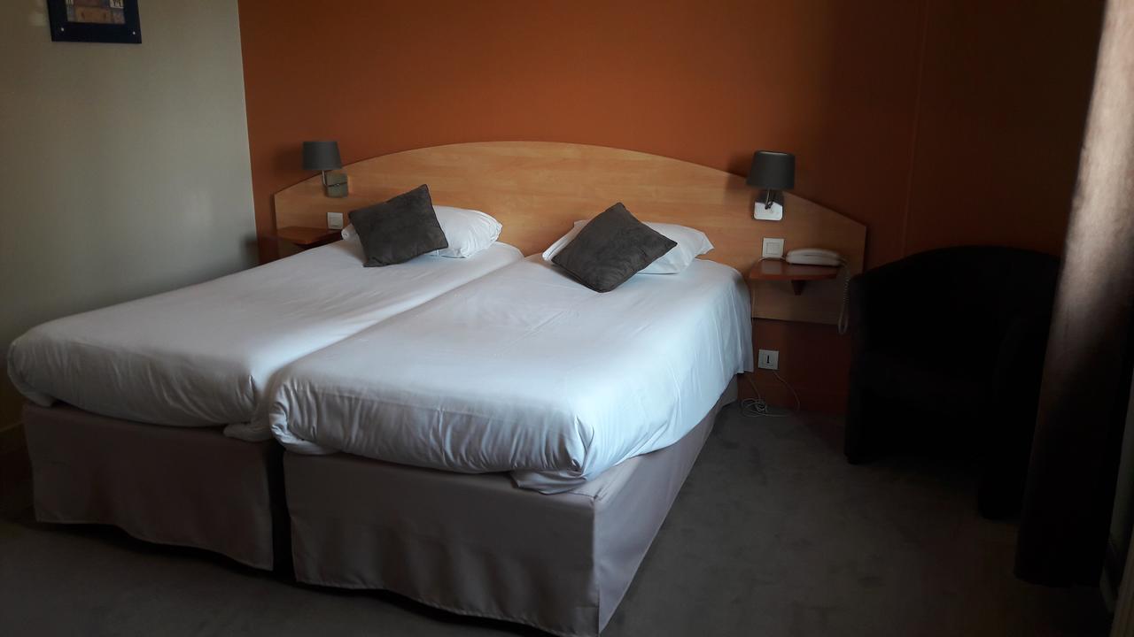 Le Relais De L'Argoat Hotel Belle-Isle-en-Terre ภายนอก รูปภาพ